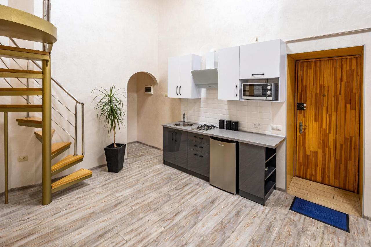 Apartment On Kovzhuna Street Lviv Ngoại thất bức ảnh