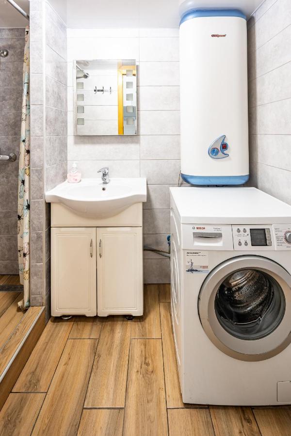 Apartment On Kovzhuna Street Lviv Ngoại thất bức ảnh