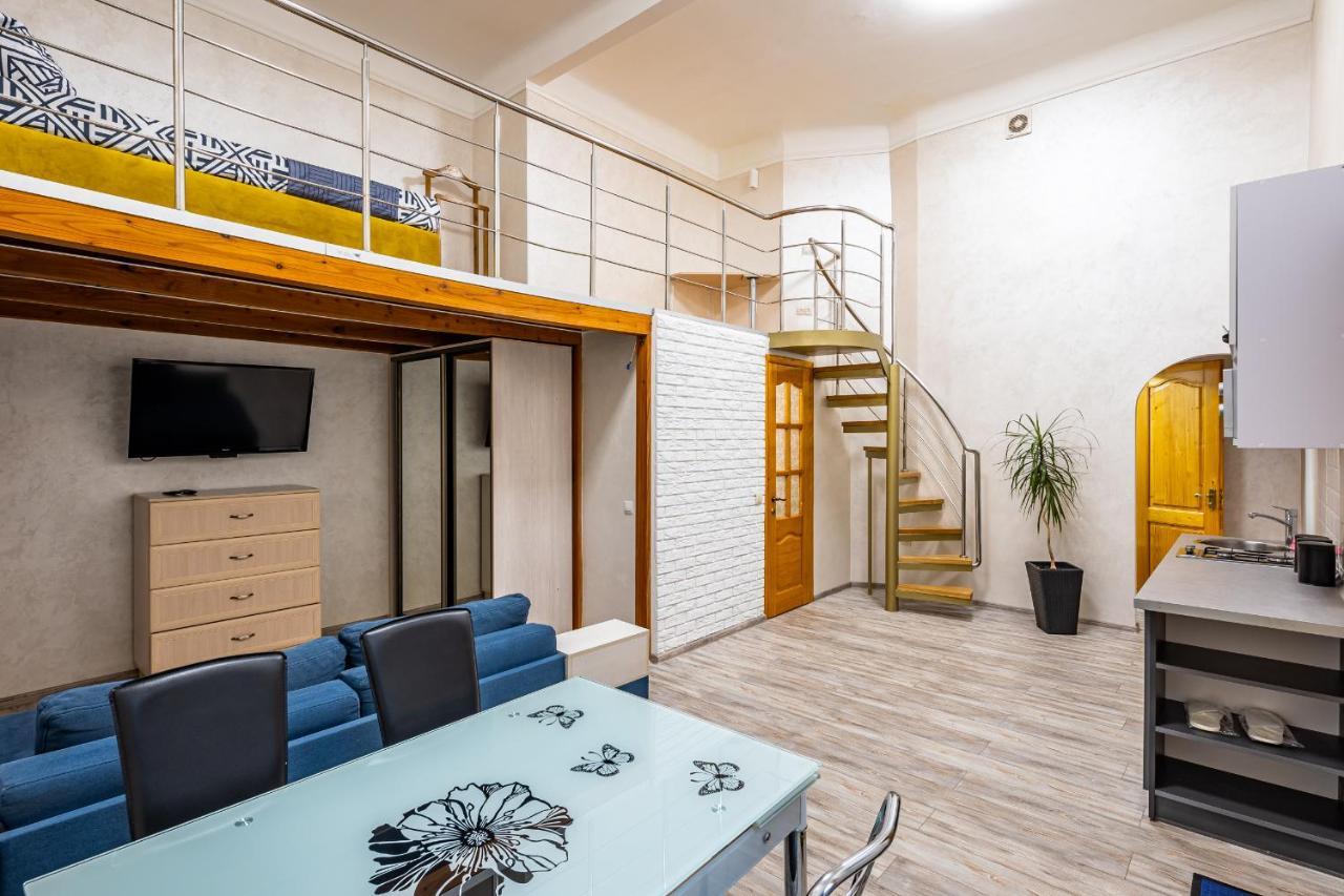 Apartment On Kovzhuna Street Lviv Ngoại thất bức ảnh